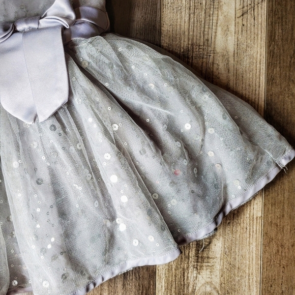 Nanette Lepore Girls Silver Gray Sequin Formal Holiday Dress Size 24m EUC - Picture 16 of 16